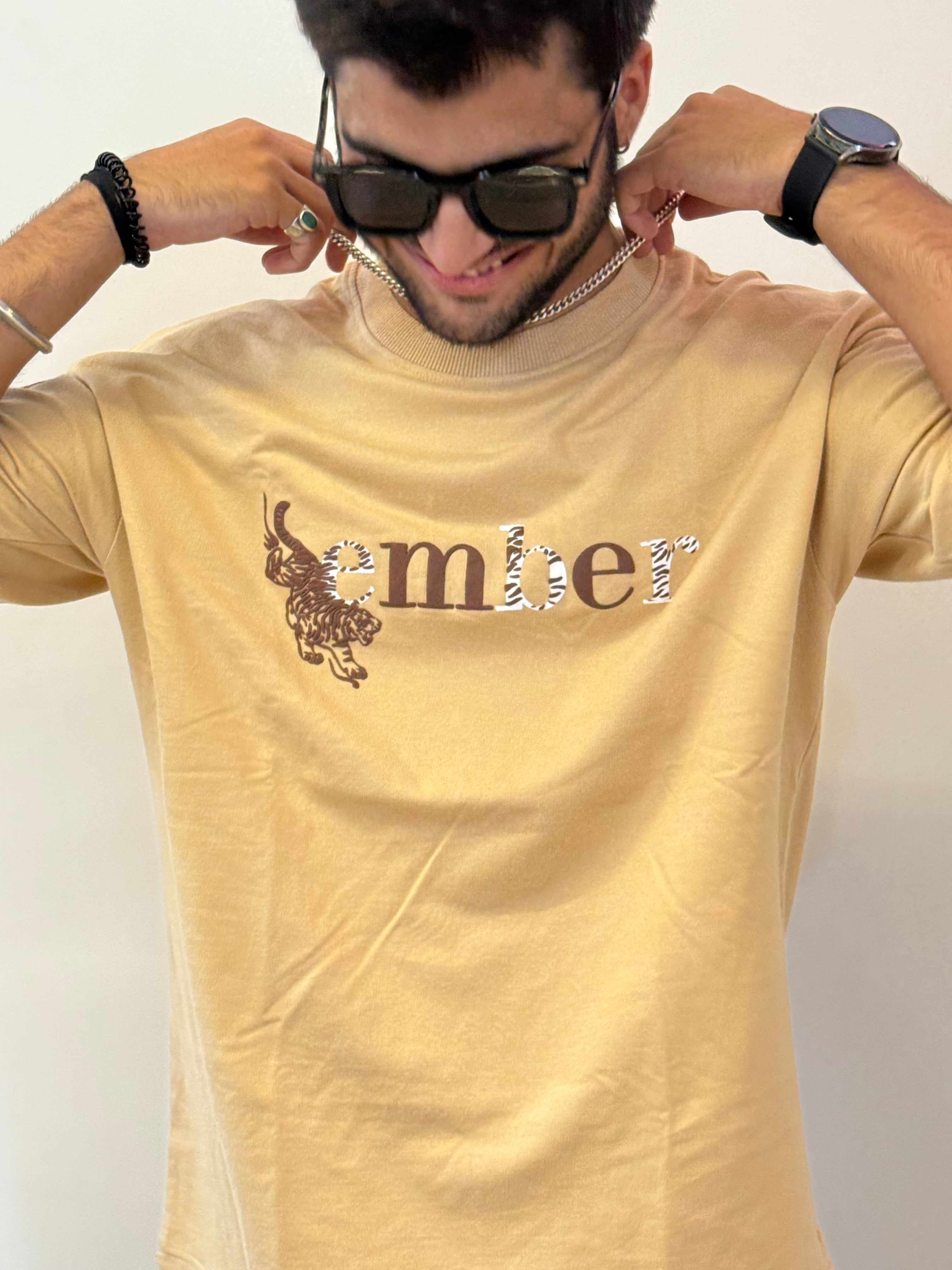 Jungle Fury — Oversized Unisex Tiger Clash T-Shirt