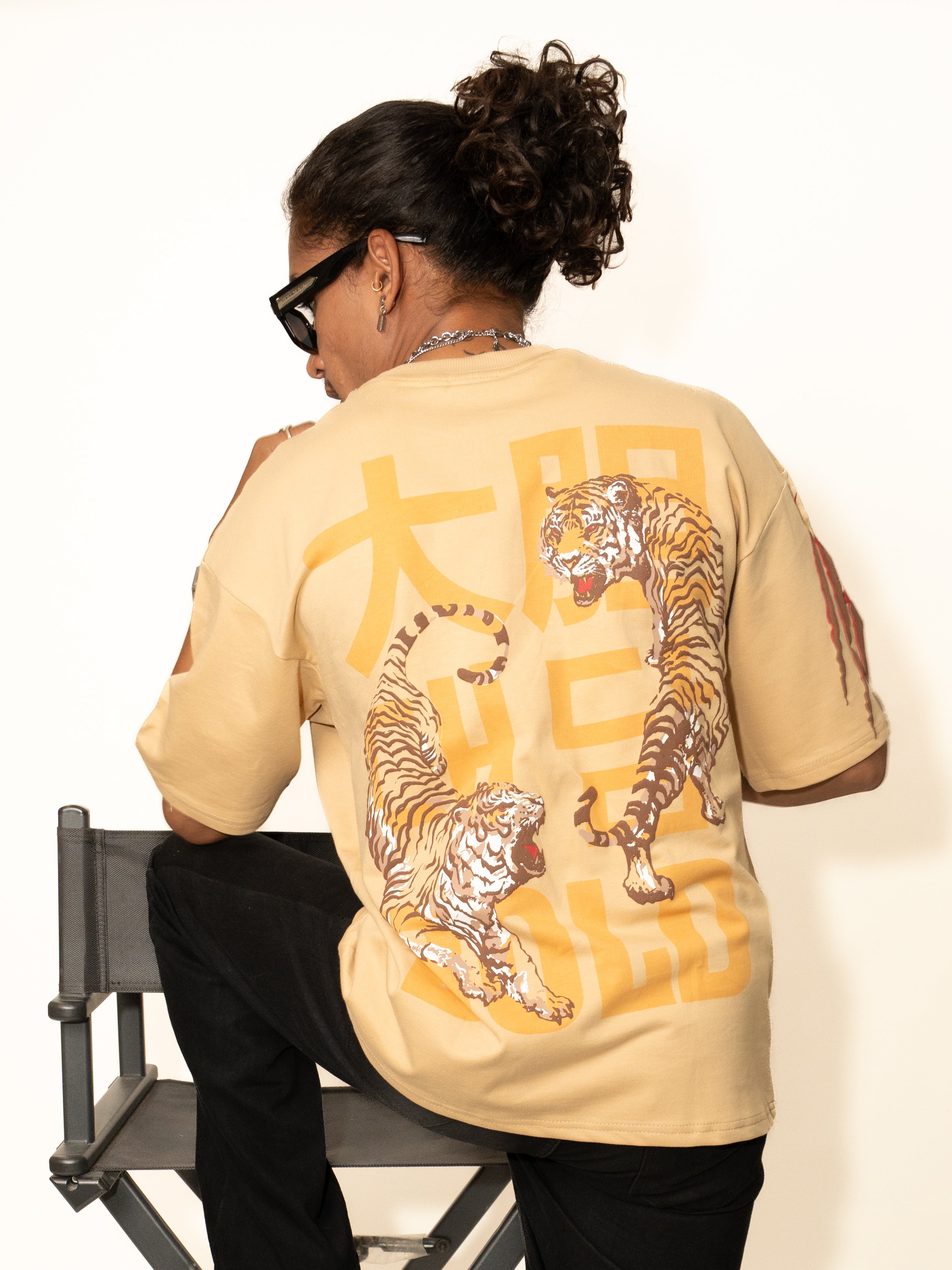Jungle Fury — Oversized Unisex Tiger Clash T-Shirt
